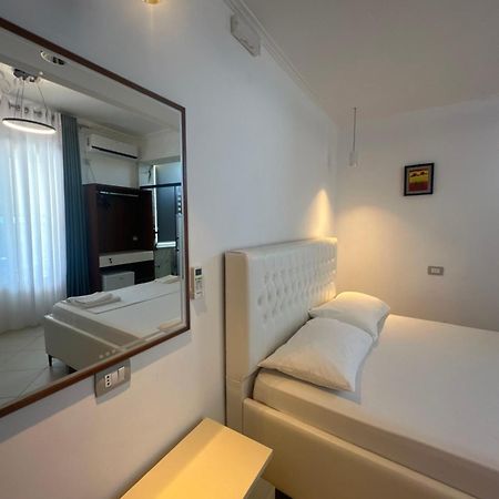 Hotel Kristal Borsh Esterno foto