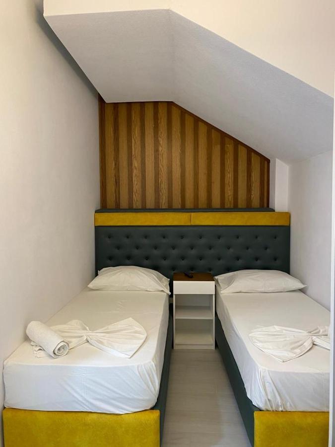 Hotel Kristal Borsh Esterno foto