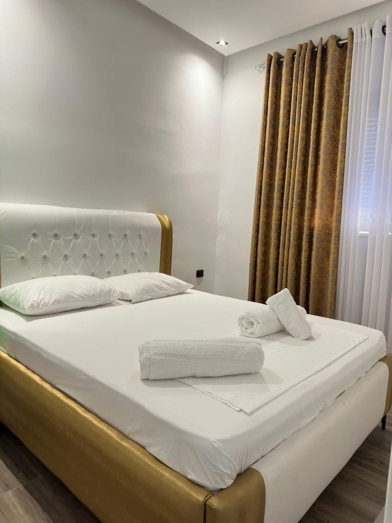 Hotel Kristal Borsh Esterno foto