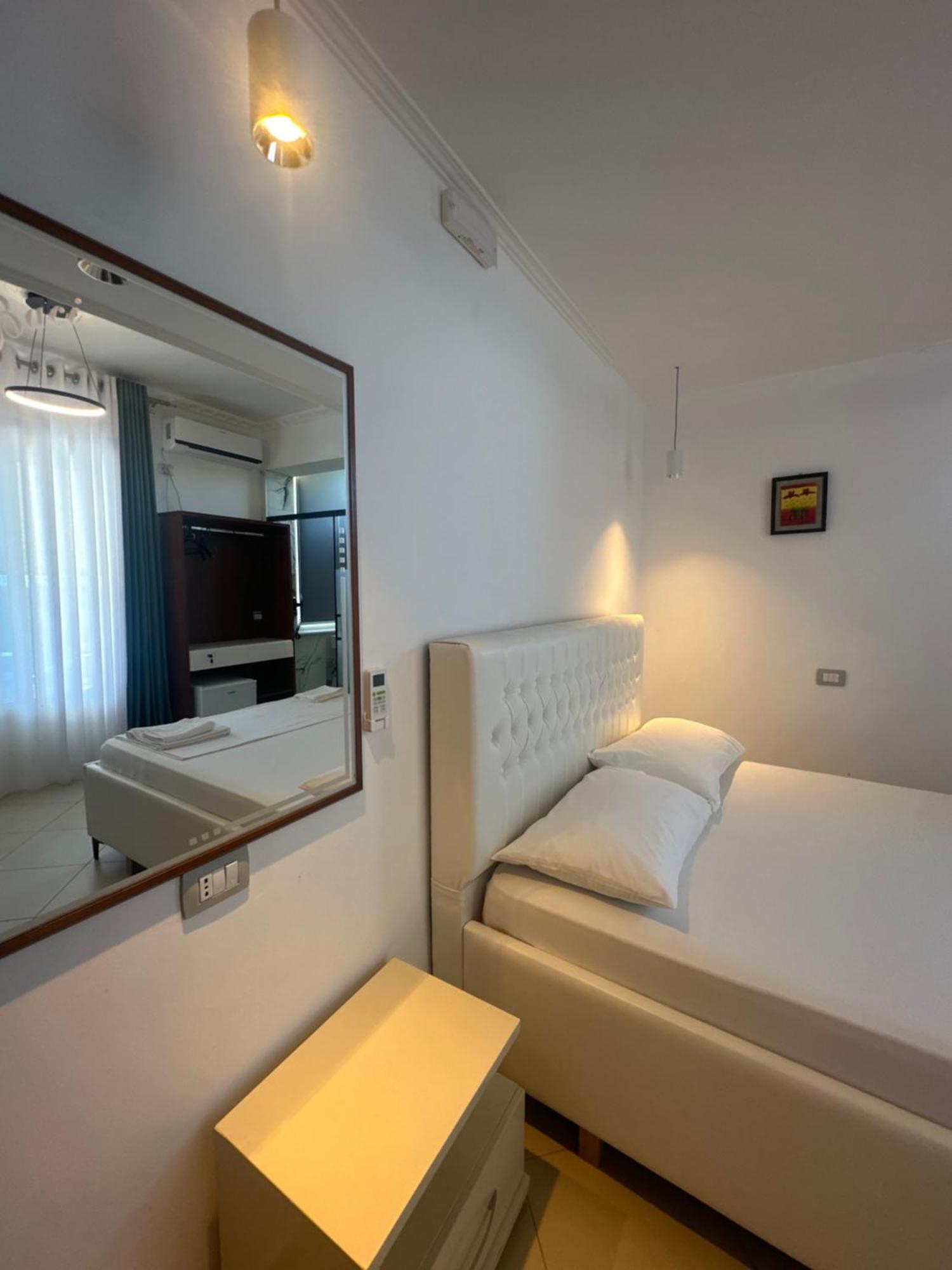 Hotel Kristal Borsh Esterno foto
